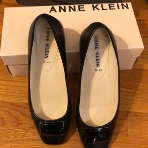 Anne Klein size 8 flats